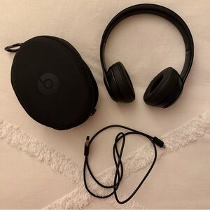 Beats Solo 4 Black Wireless Headphones with Case